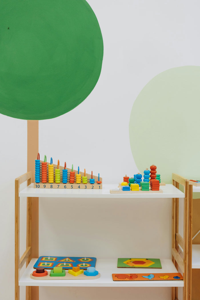 Montessori a pořádek v hračkách: Jak na herní prostor a rotaci hraček