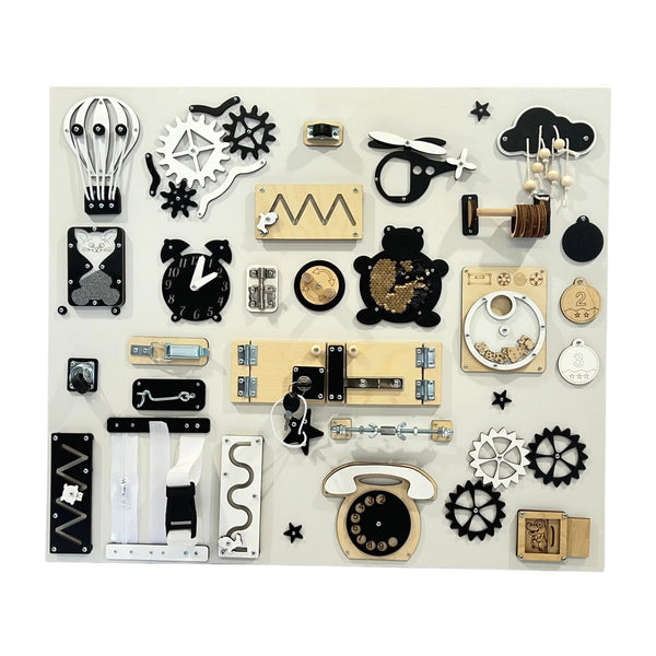 Velký activity board na zeď BusyBunnyToys 60 × 70 cm, černobílé provedení