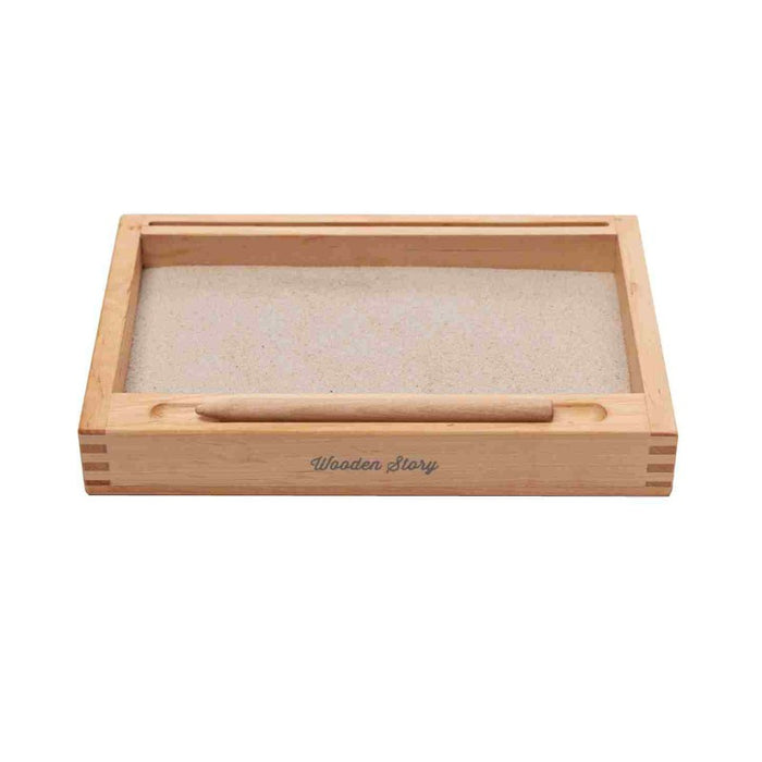 Montessori pískový tác Wooden Story – malý, s držákem kartiček