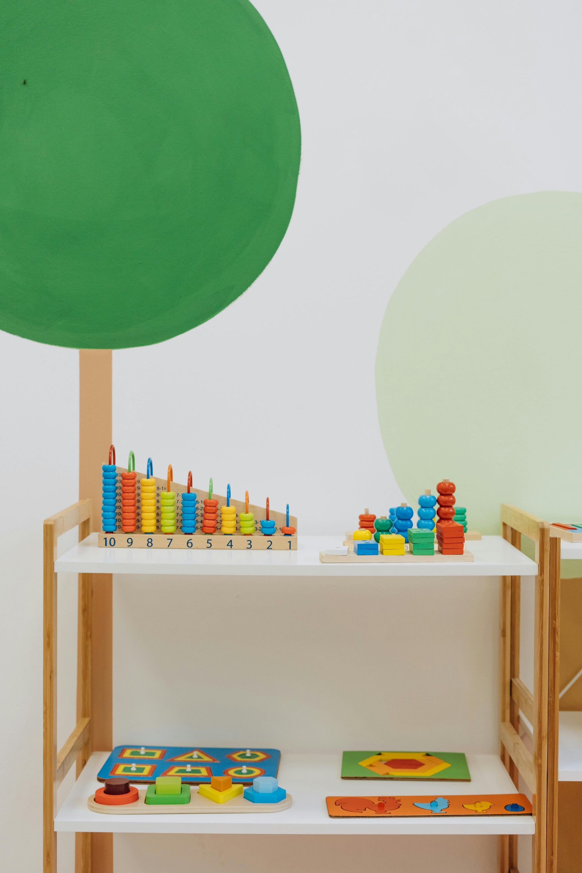 Montessori a pořádek v hračkách: Jak na herní prostor a rotaci hraček
