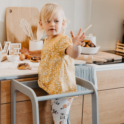 Montessori věž pomoci – dětská učící věž