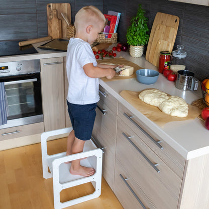 Montessori dětský stoleček a židlička – samostatné stolování, hra a učení (sada s jednou židličkou)