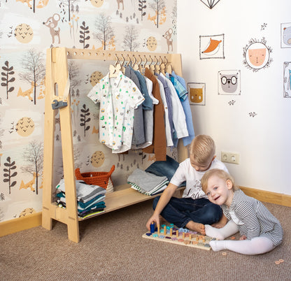 Montessori dětský věšák