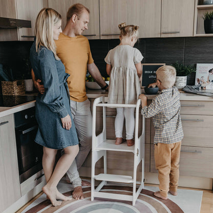 Montessori učící věž 2v1 – proměnitelná na dětský stolek