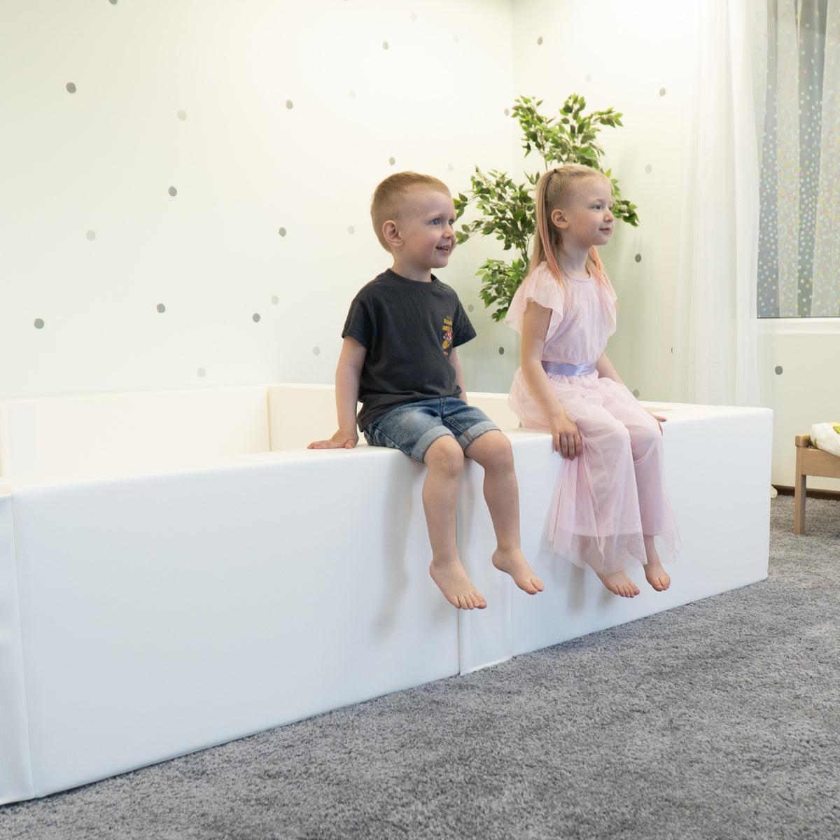 Large Square Ball Pit – White, 240 cm