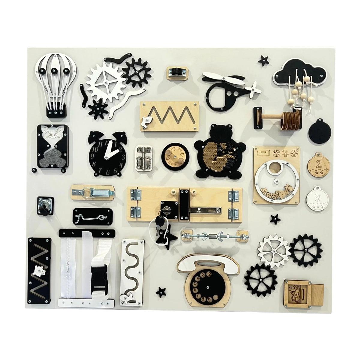 Velký activity board na zeď BusyBunnyToys 60 × 70 cm, černobílé provedení