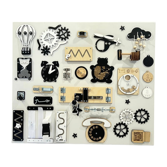 Velký activity board na zeď BusyBunnyToys 60 × 70 cm, černobílé provedení