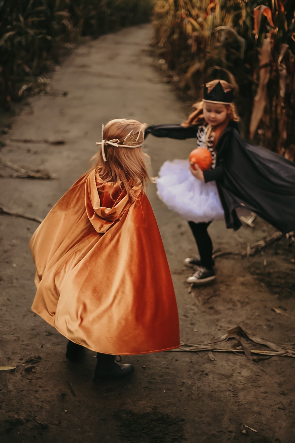 Zlatá dětská pelerína s kapucí moi mili, lesklý velur, délka 62 a 65 cm – fotografie 13