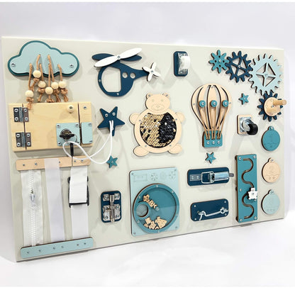 Montessori activity board na zeď BusyBunnyToys 40 × 60 cm, petrolejové provedení, pohled z boku