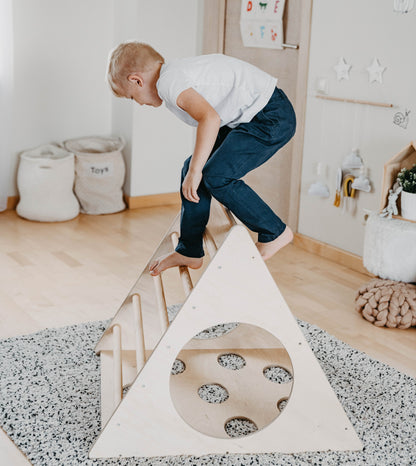 Montessori lezecký trojúhelník