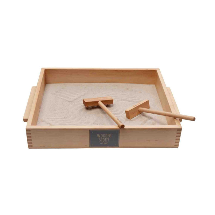 Velký Montessori pískový tác Wooden Story – s pískem a hrabičkami