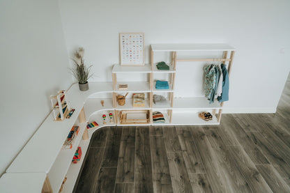 Modulární Montessori šatní skříň
