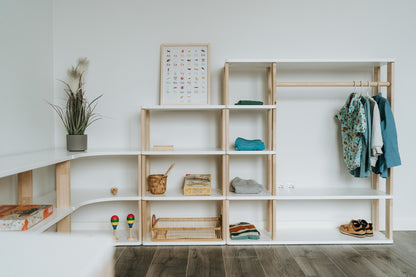 Modulární Montessori šatní skříň