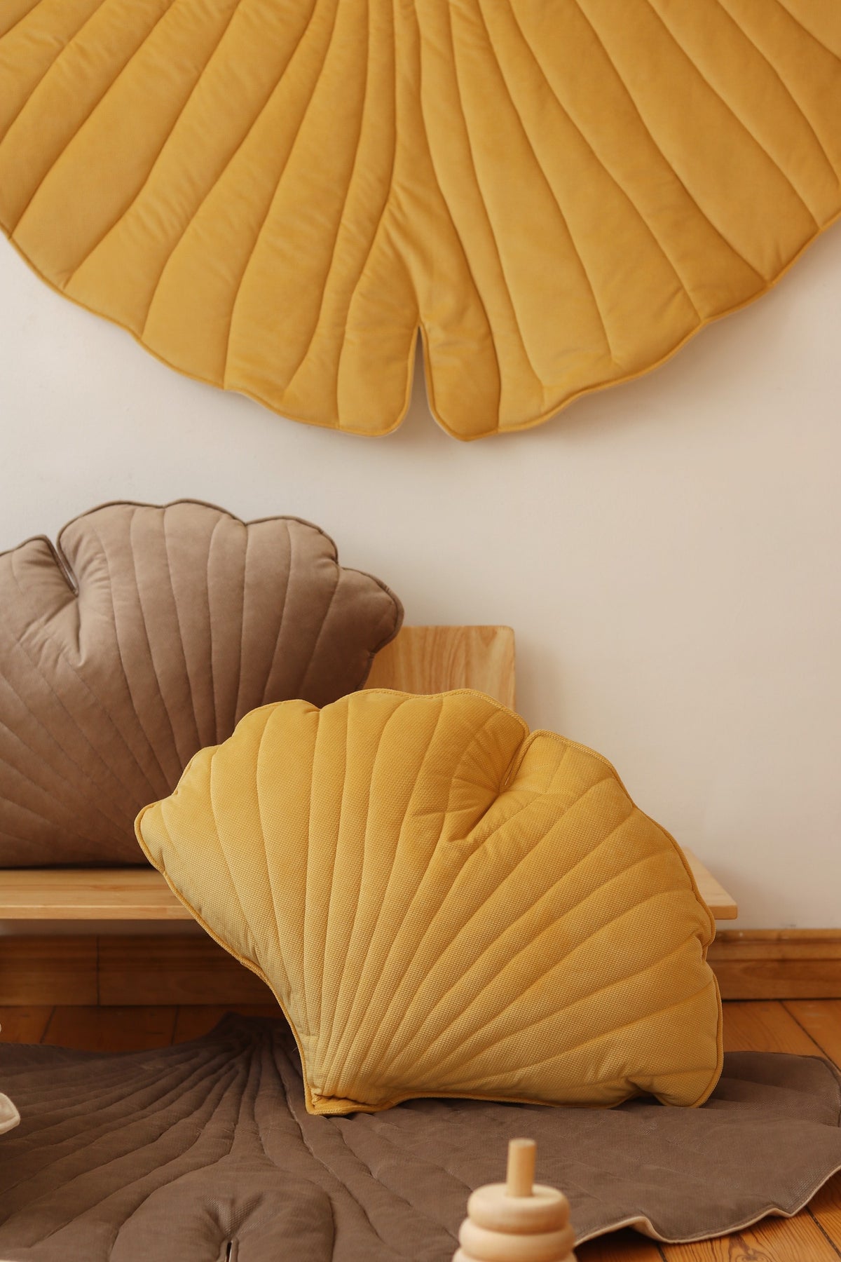 Podložka ve tvaru listu ginkga moi mili, žlutý samet a bavlna, oboustranná – fotografie 6
