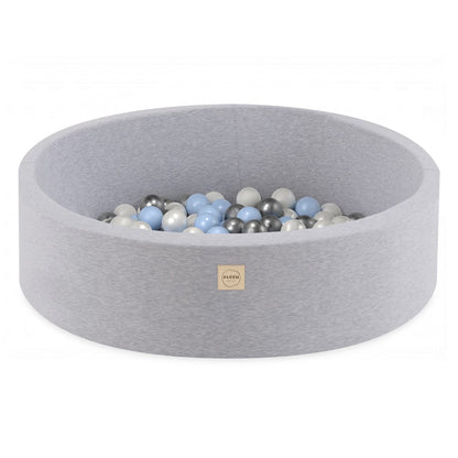 Bazének s míčky Plush Nest, světle šedá bavlna 90 × 30 cm, světle modré, stříbrné a perleťové míčky