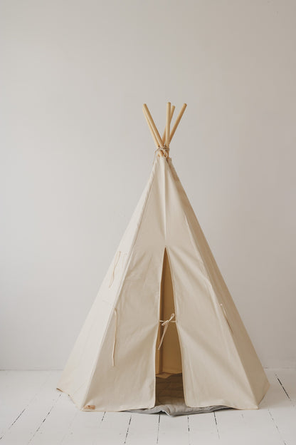 Béžové teepee do dětského pokoje moi mili z bavlny, s okénkem a látkovou záclonkou – fotografie 4