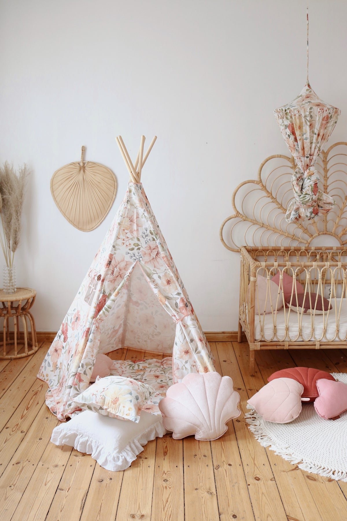 Teepee pro děti Flower Power moi mili s ručně malovanými květinami a okénkem se záclonkou – fotografie 6