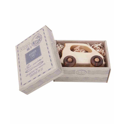 Dřevěné autíčko Wooden Story Electric z několika druhů dřeva – pohled 2