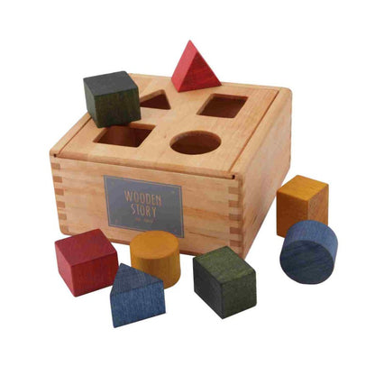 Dřevěná vkládací krabička Wooden Story – třídička tvarů s barevnými tvary