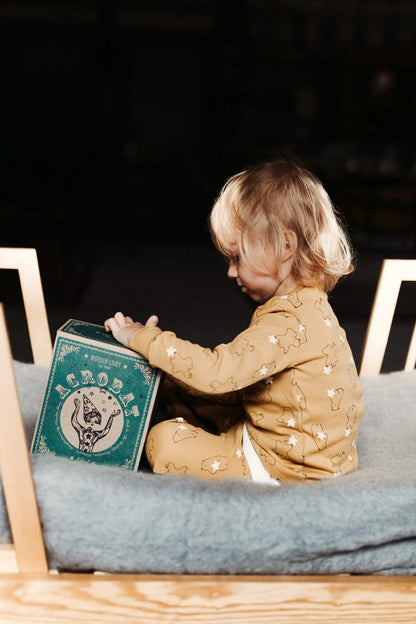 Dřevěný akrobat Wooden Story, postavička dívky na hrazdě – pohled 5
